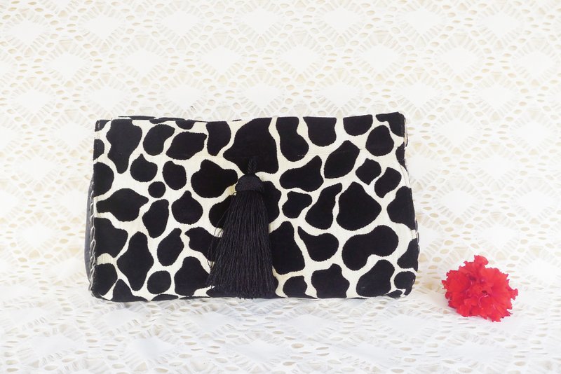 Vintage oversized clutch with tassel,Cow textured fabric with genuine leather - 手拿包 - 聚酯纖維 黑色