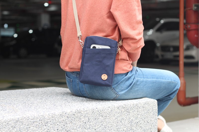 Square Small Bag/Side Bag/Crossbody Bag Japanese Canvas-Prussian Blue - กระเป๋าแมสเซนเจอร์ - ผ้าฝ้าย/ผ้าลินิน สีน้ำเงิน