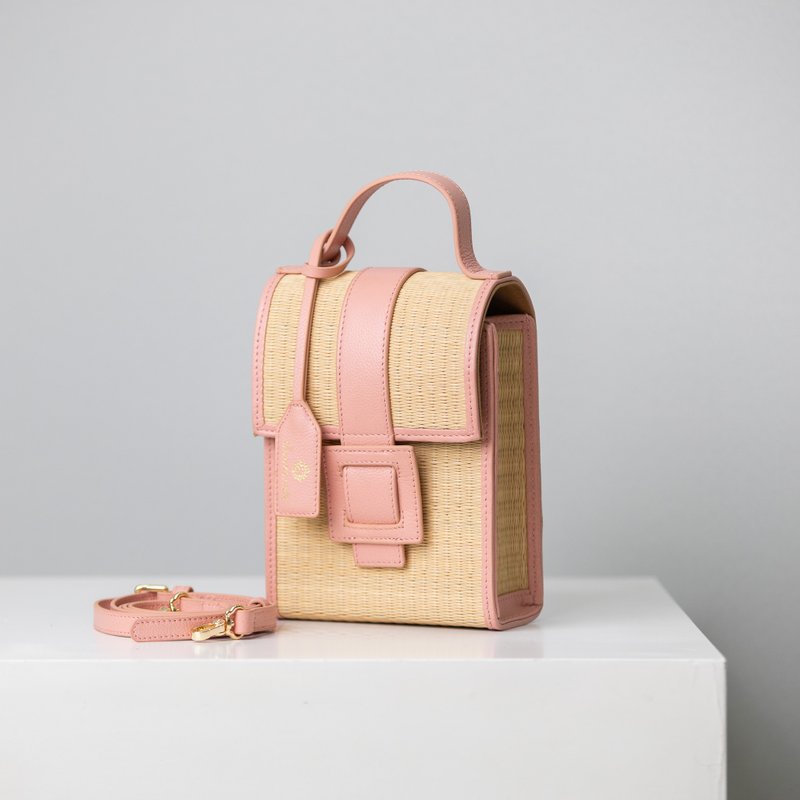 Small Crossbody Bag from Woven Straw and Genuine Leather - 手提包/手提袋 - 真皮 粉紅色