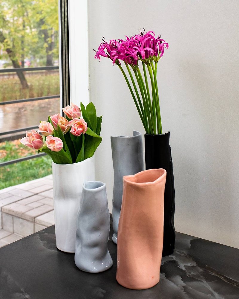 Hand Painted Modern Decorative Vases / Unique Tulip Table Vase for Decor - Pottery & Ceramics - Pottery Black