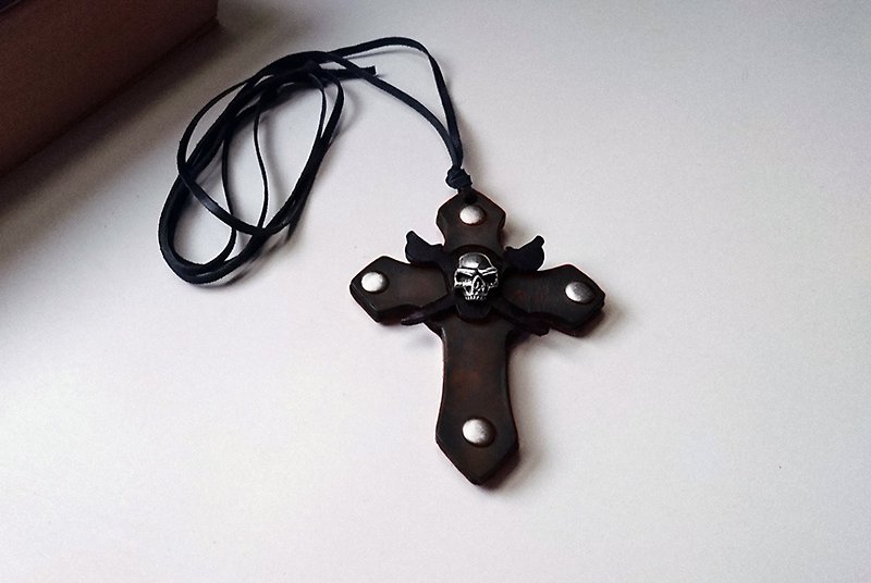 Pirate cross leather necklace (distressed retro style) - Necklaces - Genuine Leather 