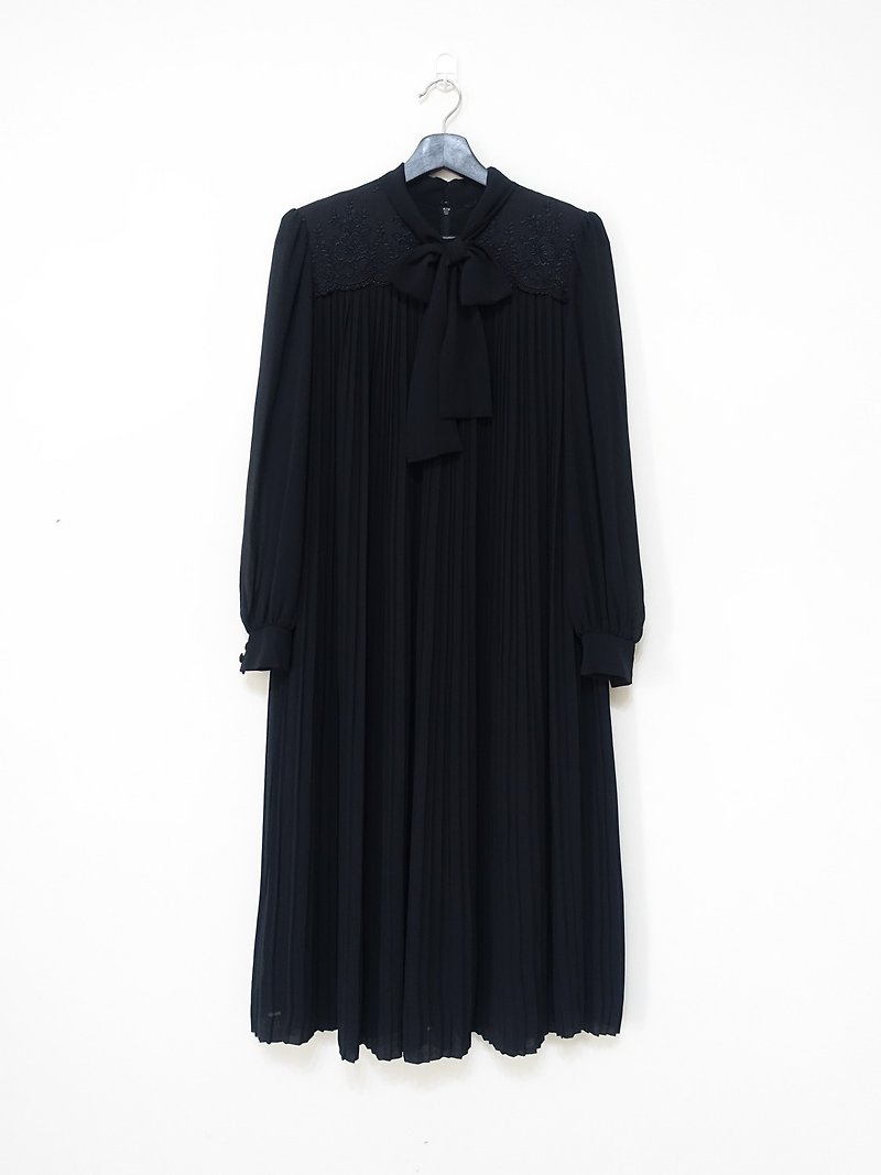Awhile | Vintage long-sleeved dress no.853 - One Piece Dresses - Polyester Black