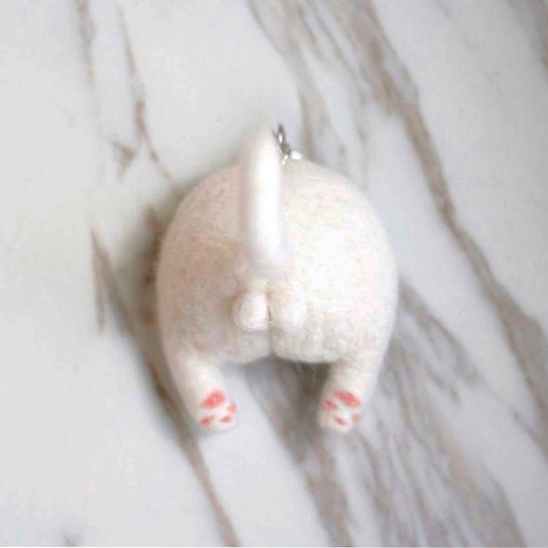 Cat-Cat Series-Handmade Wool Felt Cat Butt Charm / Cat Egg Egg Key Ring (White Cat) - Keychains - Wool White