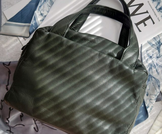 プラダ　ボトル　新品未使用　箱無しの為お安いです！パリで買いました！ PRADA - 【新品未使用箱付き】プラダ ステンレスボトル