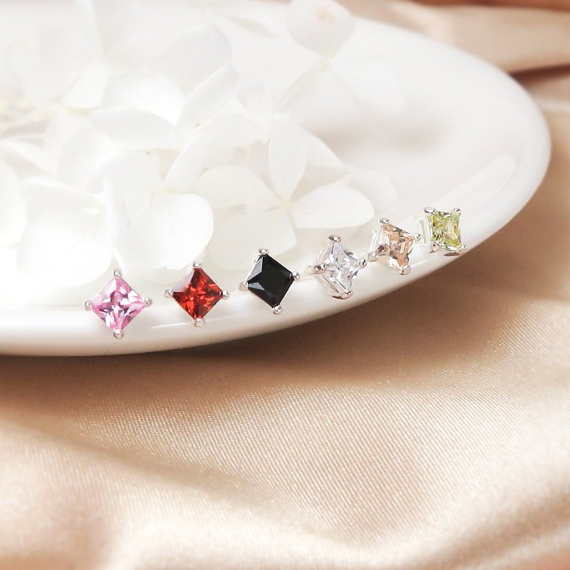4mm Square Claw Set Earrings Single Diamond Stud Earrings 925 Sterling Silver Earrings - ต่างหู - เงินแท้ หลากหลายสี