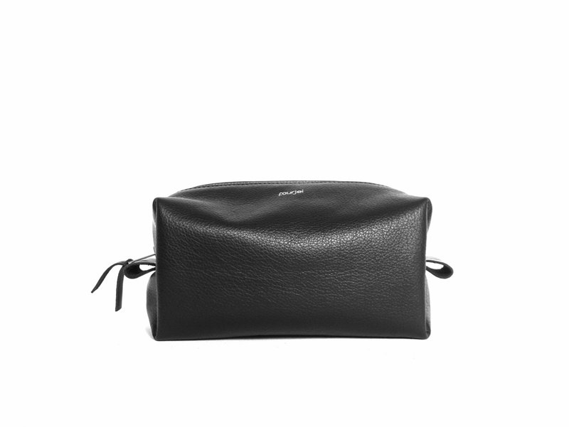 Leather Travel Pouch in black, Men's Dopp Kit, Toiletries bag - กระเป๋าเครื่องสำอาง - หนังแท้ สีดำ