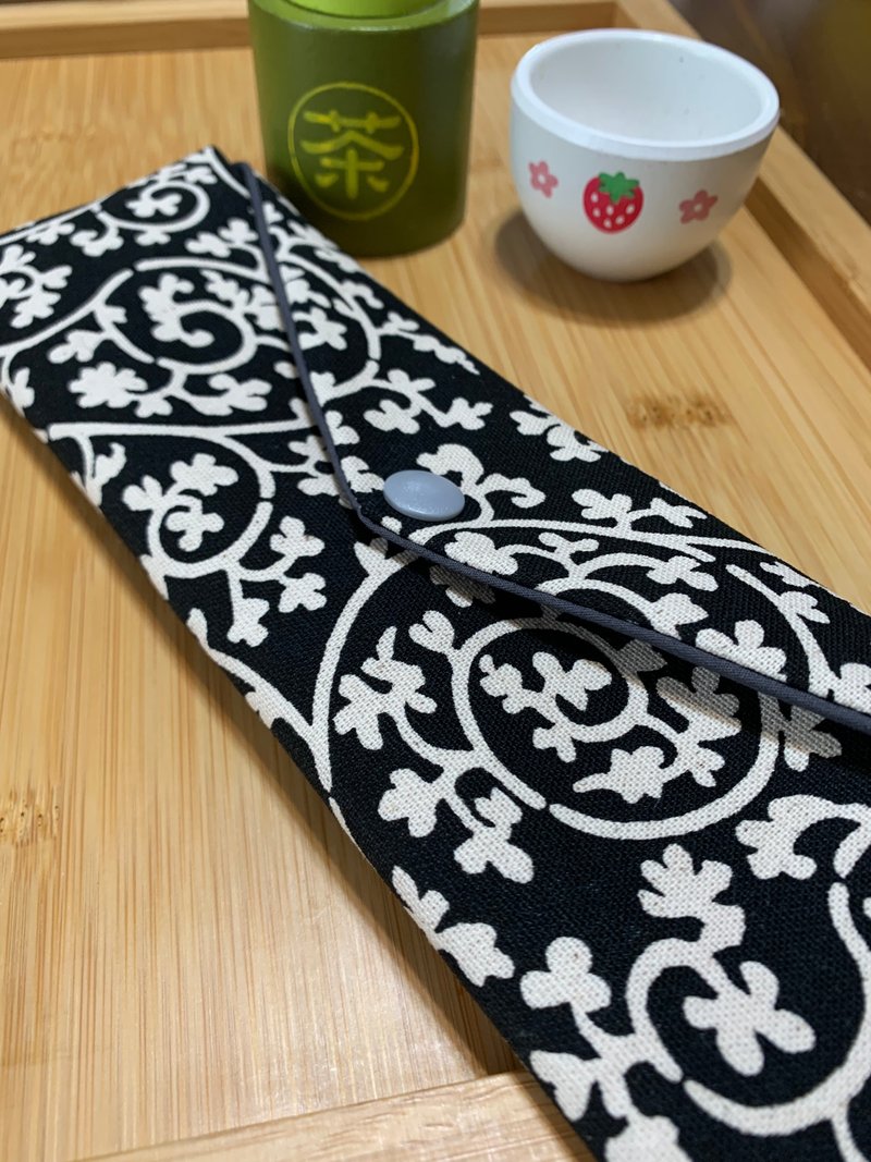 Wen Qingfeng environmental protection pure cotton chopsticks bag ~ vine cool handsome black taste Japanese trendy things storage handmade meal - Storage - Cotton & Hemp Black