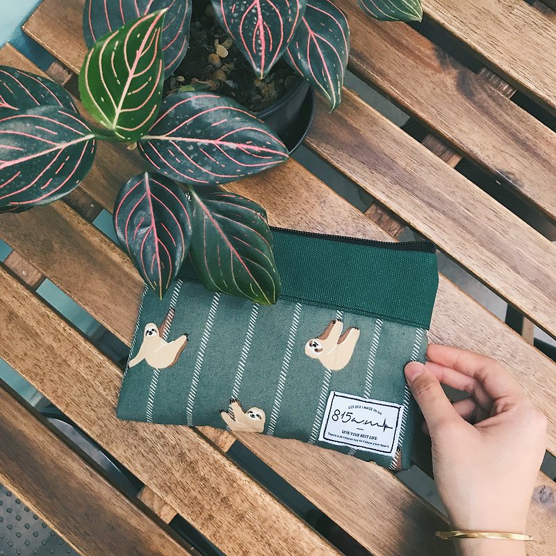 拼色樹懶 筆袋/化妝包  | 815a.m - 化妝袋/收納袋 - 棉．麻 綠色