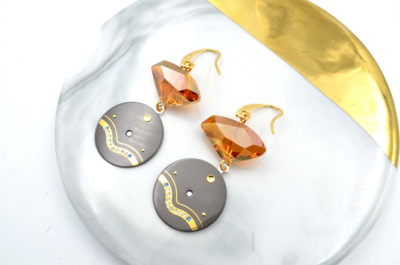 Brown Swarovski Crystal with Vintage Dial Earrings - ต่างหู - โลหะ สีส้ม