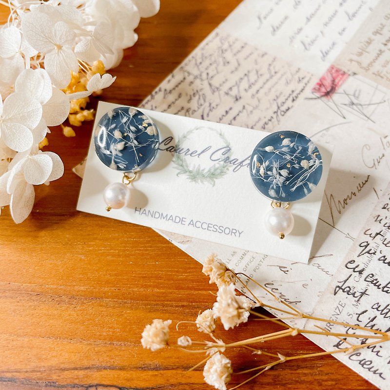 Morandi series dark blue liberty pearl large 925 silver earrings/ clip on - ต่างหู - พืช/ดอกไม้ สีน้ำเงิน