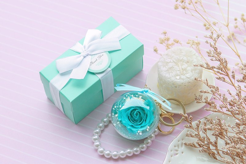 Double Love Tiffany盒裝 玫瑰永生花鑰匙圈珍珠掛飾(5色可挑) - 吊飾/掛飾 - 其他材質 綠色