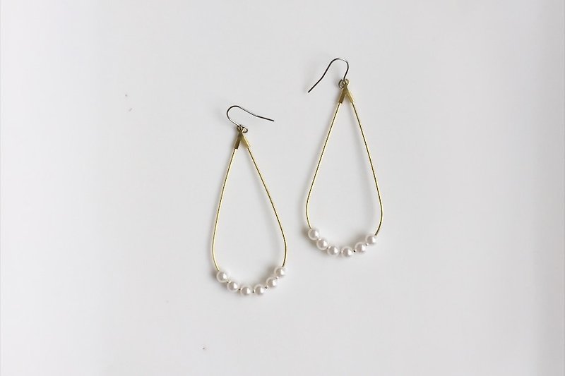  輕盈 珍珠黃銅耳環 - 耳環/耳夾 - 寶石 白色