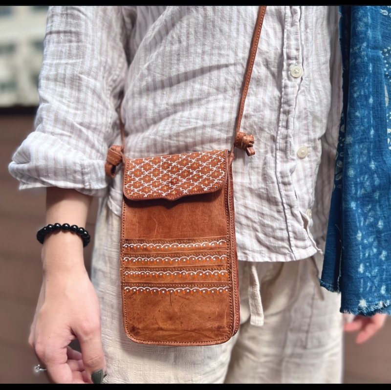 手工羊皮革丨隨身側包-自然 - 側背包/斜背包 - 真皮 咖啡色