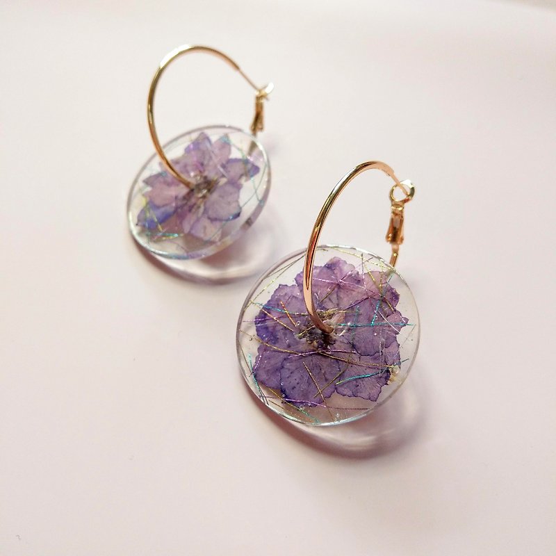 Purple dried flower 14KGF European style C-shaped earrings can be changed to clip - Earrings & Clip-ons - Resin Purple