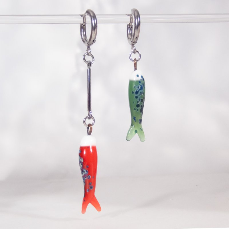 Sardine Blown Glass Earrings - 耳環/耳夾/耳骨夾 - 玻璃 藍色
