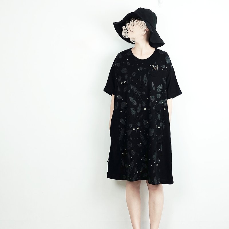Firefly Cat / Stitching Pocket Dress Black - ชุดเดรส - ผ้าฝ้าย/ผ้าลินิน สีดำ