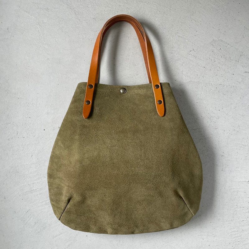 [2024 resale] Round tote bag made of beef velor and extra-thick oil slime S-size [olive] - Handbags & Totes - Genuine Leather Khaki