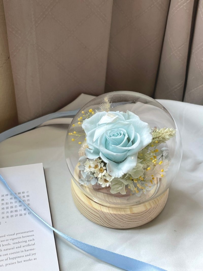 [Eternal Flower Glass Ball Night Light] Soft Blue Glass Ball 10cm Birthday Gift Mother’s Day Gift - ช่อดอกไม้แห้ง - พืช/ดอกไม้ 