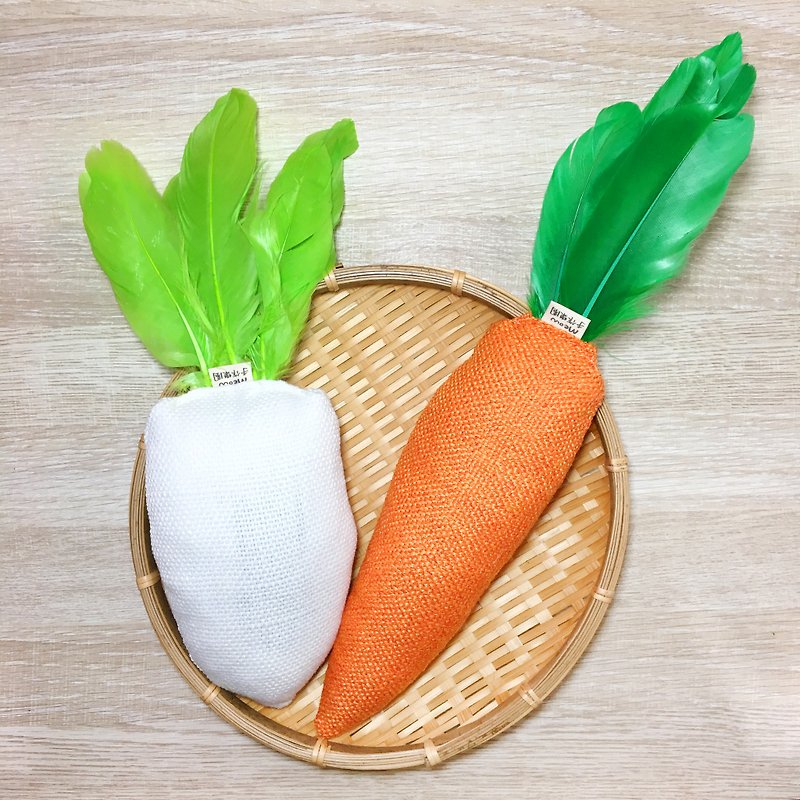 Radish cat straw bag carrot white radish vegetable head - ของเล่นสัตว์ - วัสดุอื่นๆ 