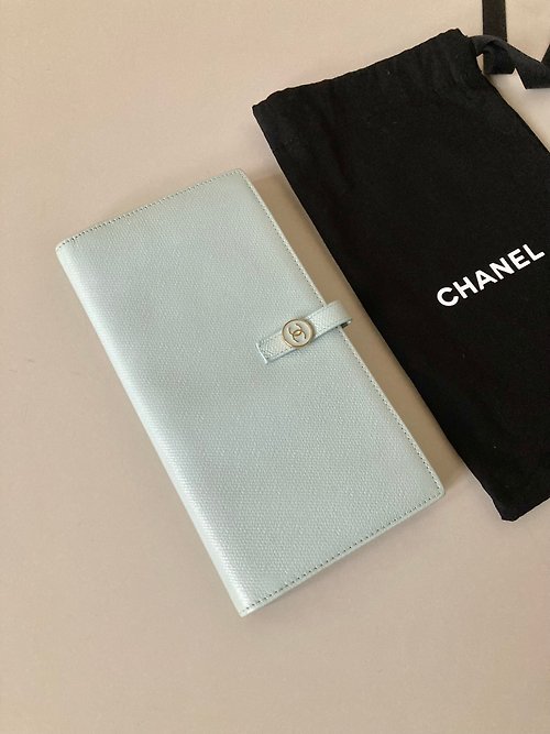 【LA LUNE】Rare second-hand Chanel pink blue cow leather long wallet Silver  pocket hand long clip