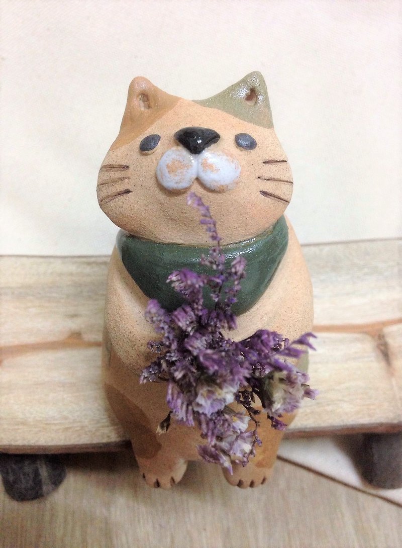貓咪好朋友-奶油斑斑貓 陶瓷偶花器 - 花瓶/花器 - 陶 多色