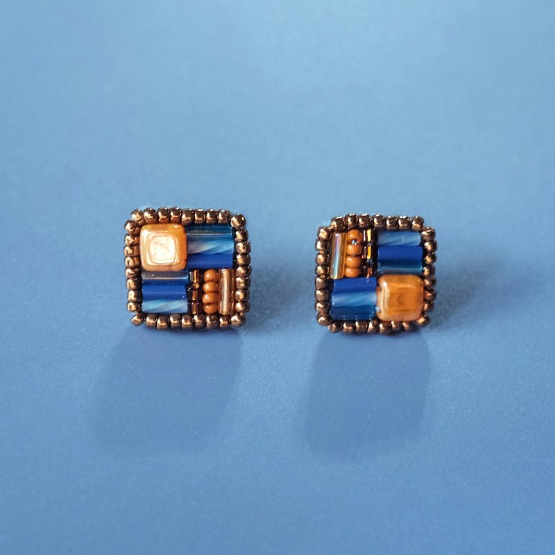 橘藍刺繡小方塊耳環 耳針耳夾 抗敏鋼針 - 耳環/耳夾 - 玻璃 藍色