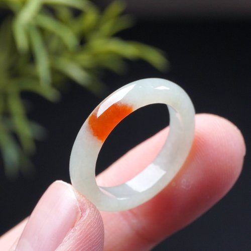 氷とろけるような赤翡翠のリング | 国際規格18号 | 天然