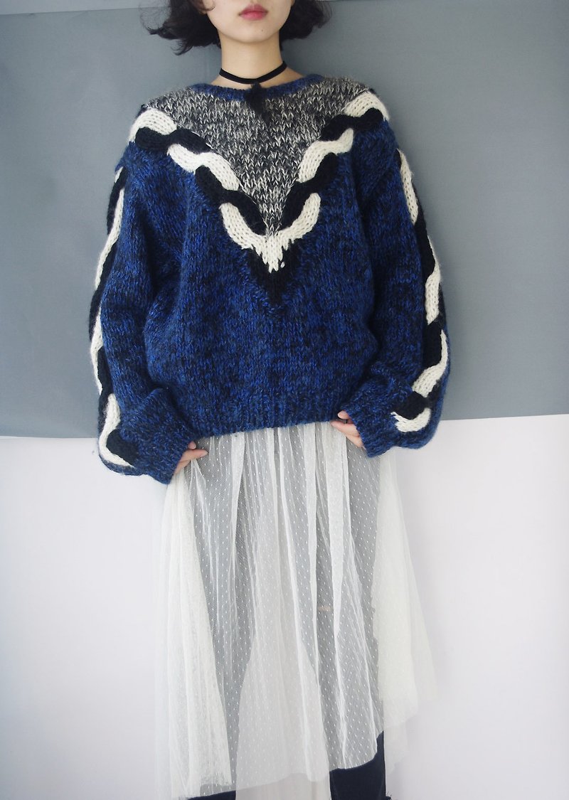 4.5studio- vintage treasure hunt - black, gray and dark blue deer Cable Knit Sweater - สเวตเตอร์ผู้หญิง - เส้นใยสังเคราะห์ สีน้ำเงิน