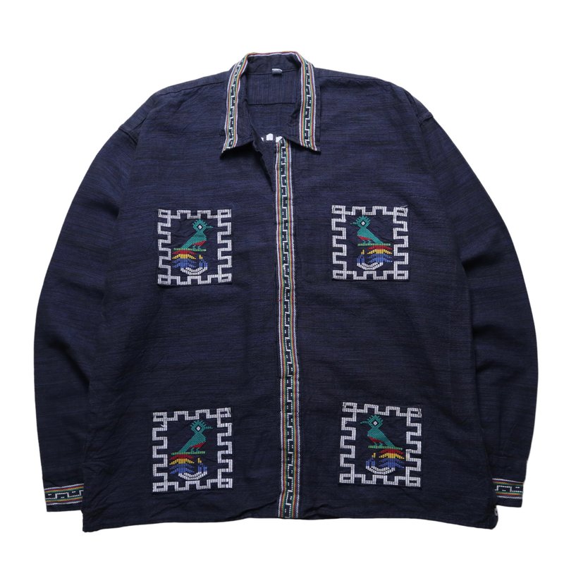 Dark blue Guatemala hand-embroidered shirt Guatemala Quetzal Shirt - เสื้อเชิ้ตผู้ชาย - ผ้าฝ้าย/ผ้าลินิน สีเขียว