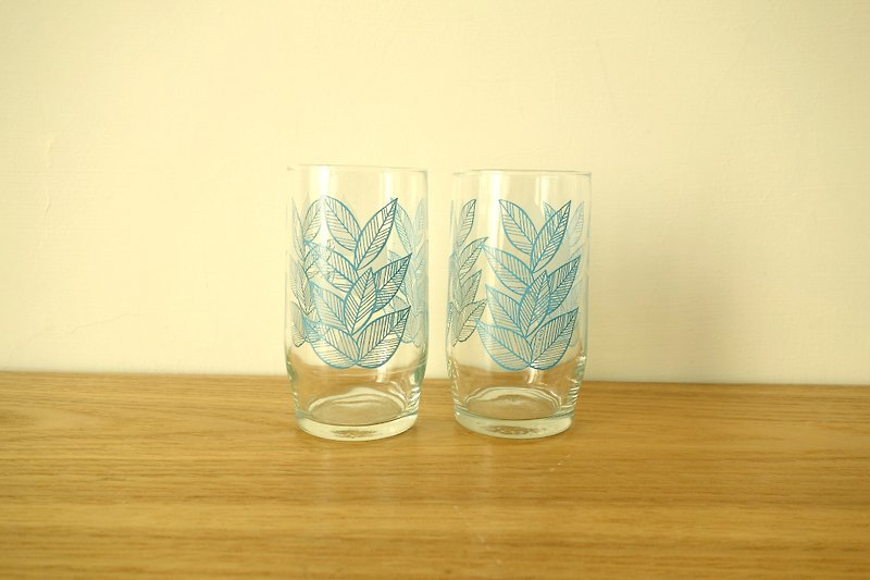 British retro blue glass cups _ leaves - ถ้วย - แก้ว สีน้ำเงิน