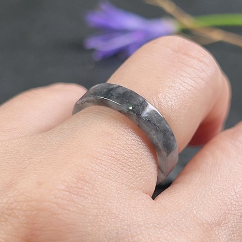 瓔珞珠寶盒 E.L.Jewelry Box 【求‧緣】冰烏雞翡翠角戒戒圈 | 國際14圍 | 天然緬甸玉翡翠A貨