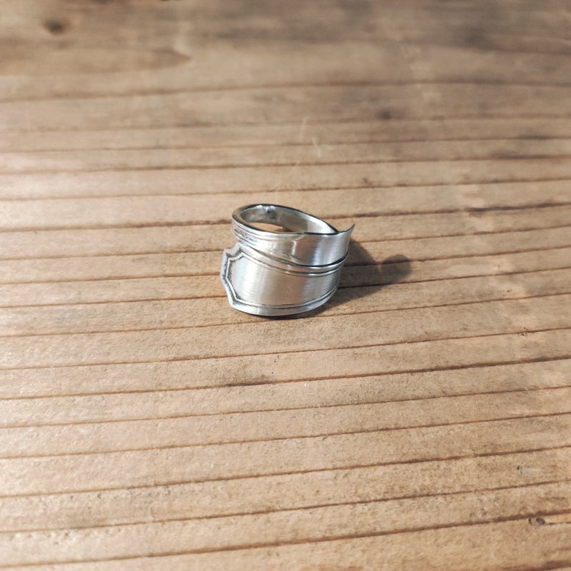 Simple design and easy to wear. American antique Silver spoon remake ring_847 Vintage - แหวนทั่วไป - เงินแท้ สีเงิน