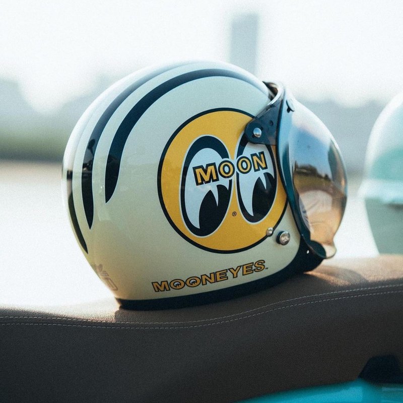 台灣限定2021年MOONEYES 4/3安全帽(奶白下標區) - 安全帽 - 其他材質 