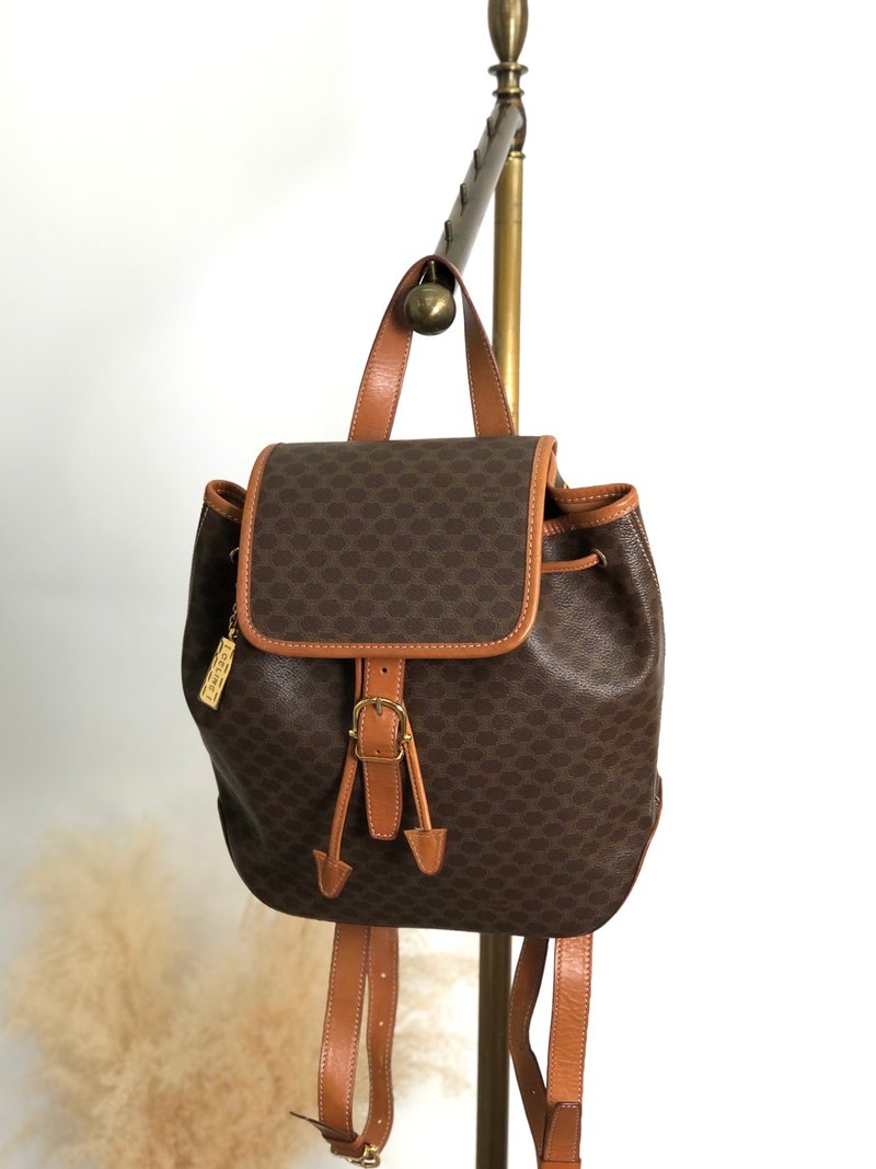 【 日本直送　名牌中古包 】CELINE セリーヌ マカダム バックパック ブラウン フロントバックル PVC レザー リュック vintage 22b6rx - 後背包/背包/書包 - 防水材質 咖啡色