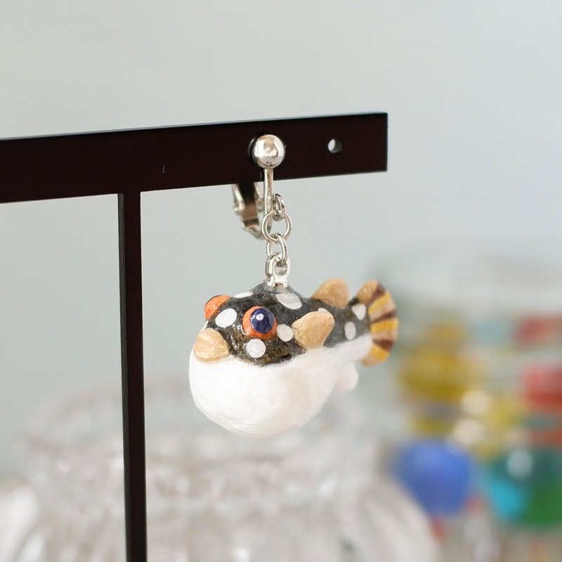 和紙アクセサリー　イヤリング/ピアス　クサフグ/フグ - 耳環/耳夾/耳骨夾 - 紙 黑色