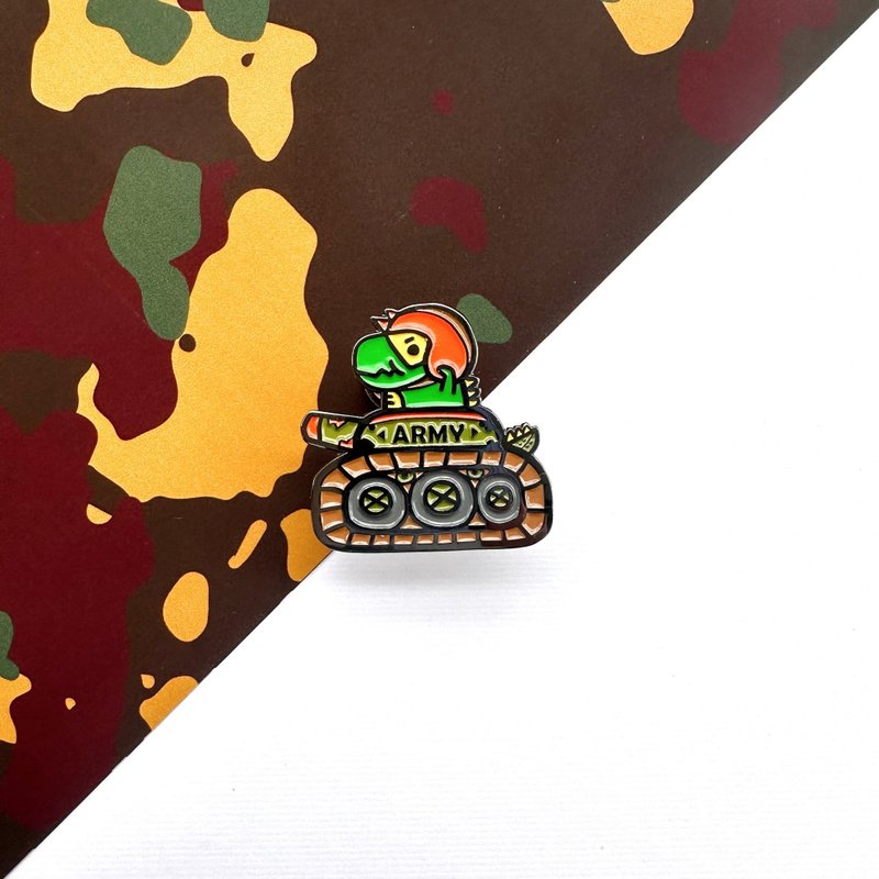 Metal Brooch Badge-Army Series-Fighting Dinosaurs - เข็มกลัด - โลหะ สีเขียว