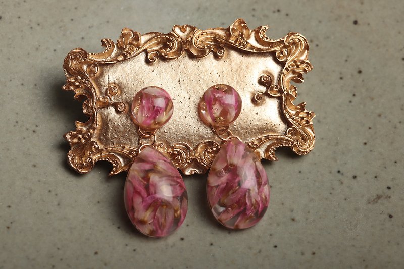 Plants & Flowers Earrings & Clip-ons Pink - Handmade Dry Pressed Flower Resin Earrings, Real Flower Jewelry