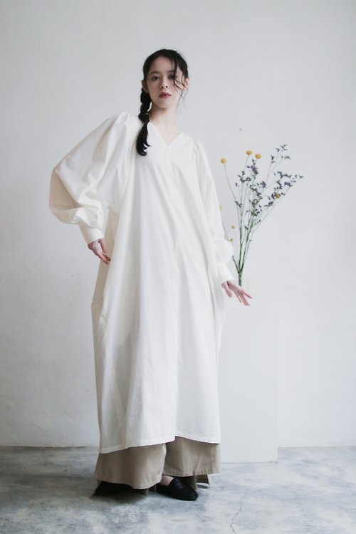 Kawai WEAR BEING Cocoon Puffed Sleeve Dress White - Shop OMAKE