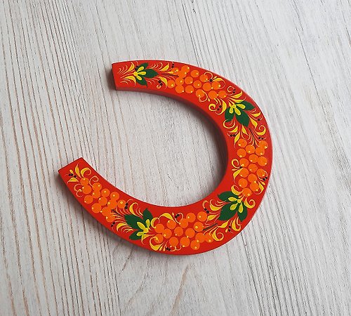 DonArtStudio Russian wooden souvenir horseshoe – red khokhkoma paiting small door decor