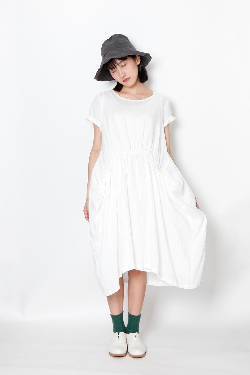 And – 托斯卡尼艷陽下 – 腰鬆緊寬版洋裝 - 連身裙 - 棉．麻 白色