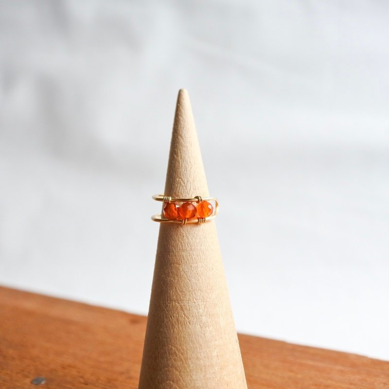 Carnelian Ear Cuff – Gold – Natural Stone - 戒指 - 其他金屬 橘色