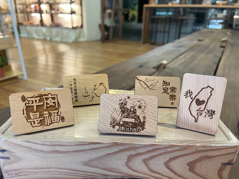 檜木冰箱貼丨原木製丨手工雷雕丨紀念品送禮 - 擺飾/家飾品 - 木頭 