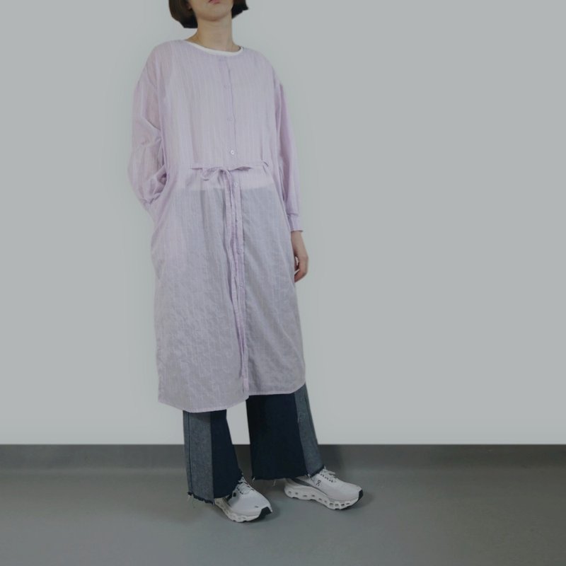 淡紫色細直條束腰長罩衫 - 女上衣/長袖上衣 - 棉．麻 紫色