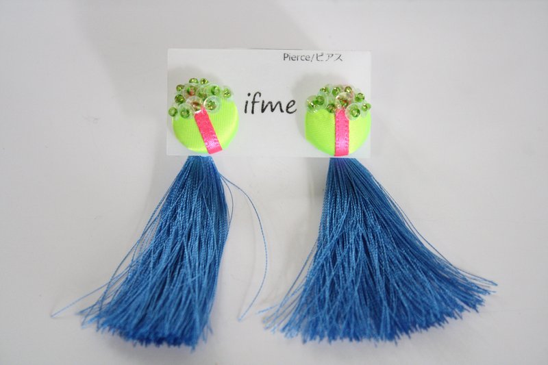 2way タッセル　ピアス    2way tassel pierced earring - 耳環/耳夾 - 繡線 卡其色