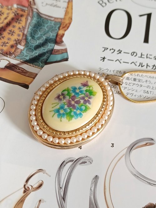 老時光製造所 vintage jewelry AVON 紫羅蘭花卉珍珠LOCKET 項鍊