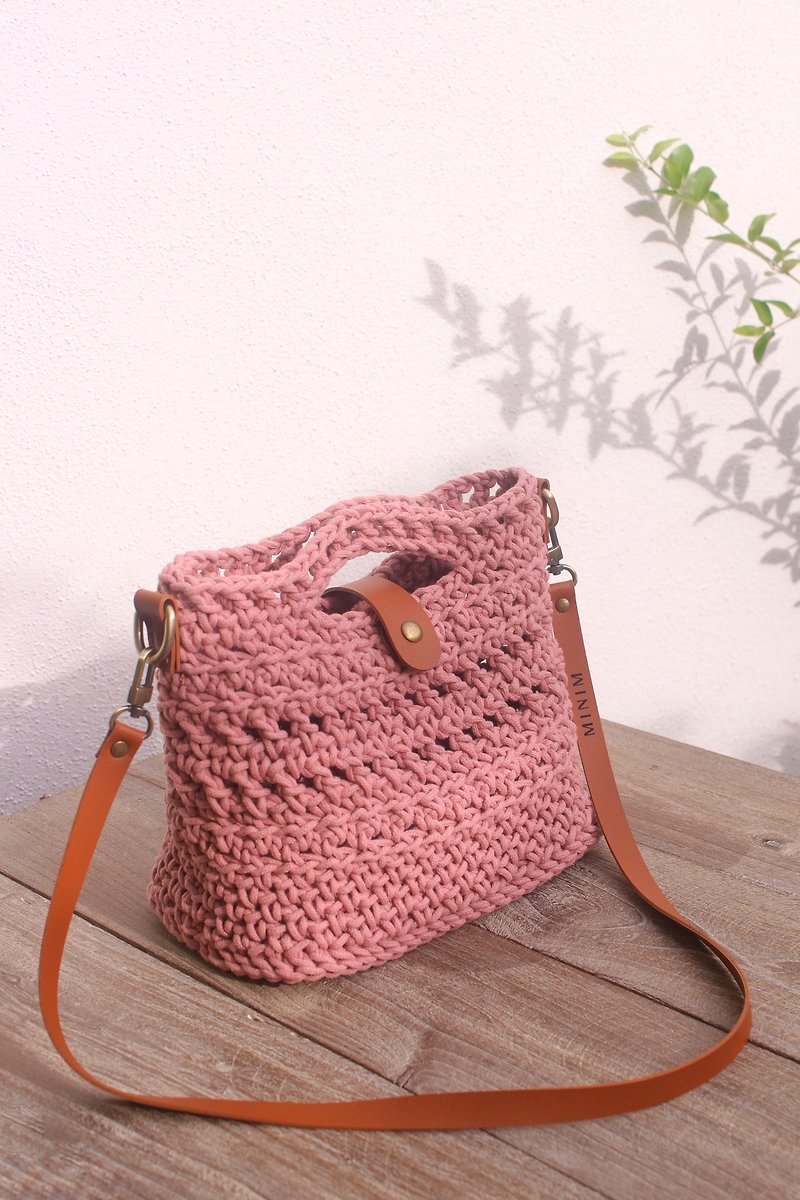 【MINIM】Dual-use Handbag Shoulder Bag. 100% Cotton. Crochet Handmade. - กระเป๋าแมสเซนเจอร์ - ผ้าฝ้าย/ผ้าลินิน 
