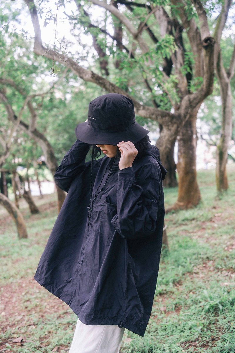 日系中性風衣連帽工裝外套 透氣防風遮曬防曬斗篷 黑(香港製) - 女裝 上衣 - 尼龍 黑色