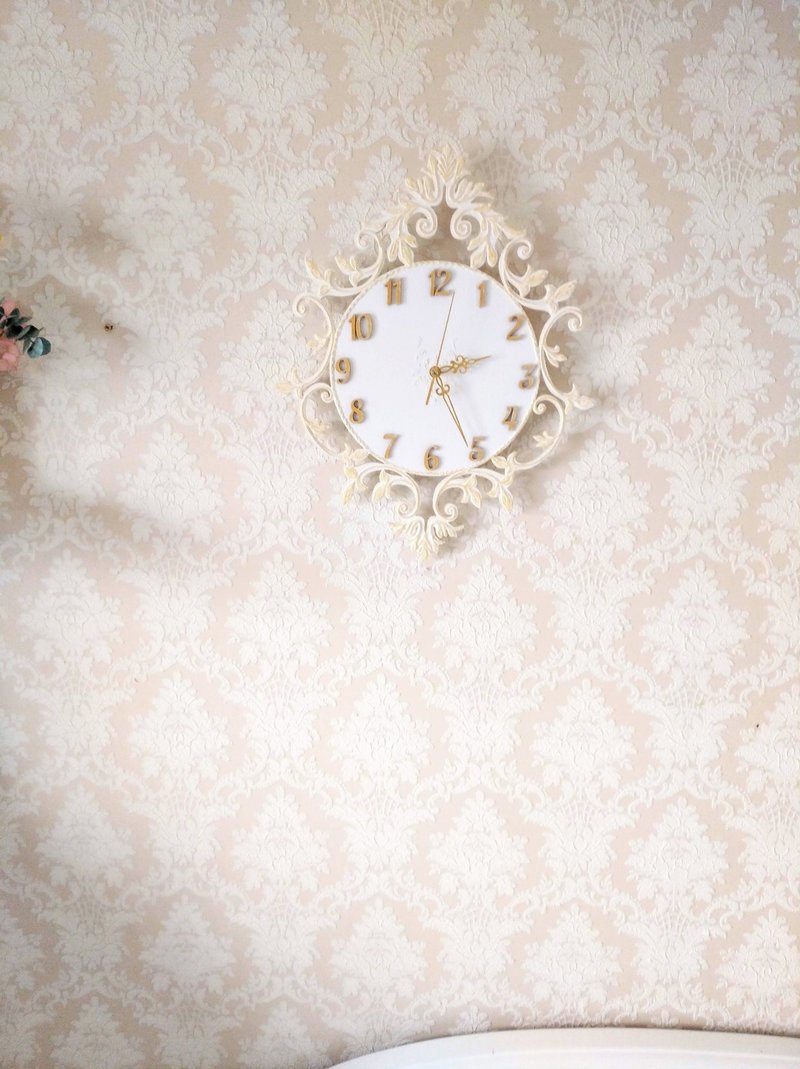 掛鐘 Nursery small white wall clock with gold ornament Silent clock BIRTHDAY GIFT - 兒童家具 - 木頭 白色