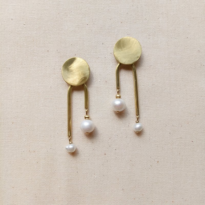 Balanced Round Brass Pearl Ring 925 Silver Pin - Earrings & Clip-ons - Copper & Brass Gold