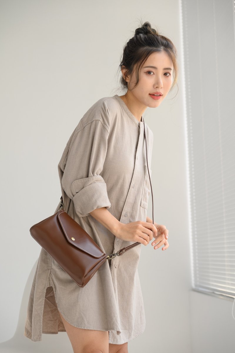 Genuine leather cross-body bag Zhiyi Wanderer apricot/ Brown/black - กระเป๋าแมสเซนเจอร์ - หนังแท้ สีนำ้ตาล